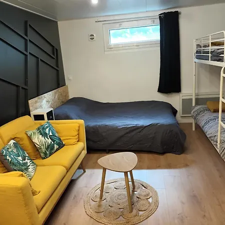 Studio cosy 2 à 4 pers parking privé Quarto em Acomodações Particulares