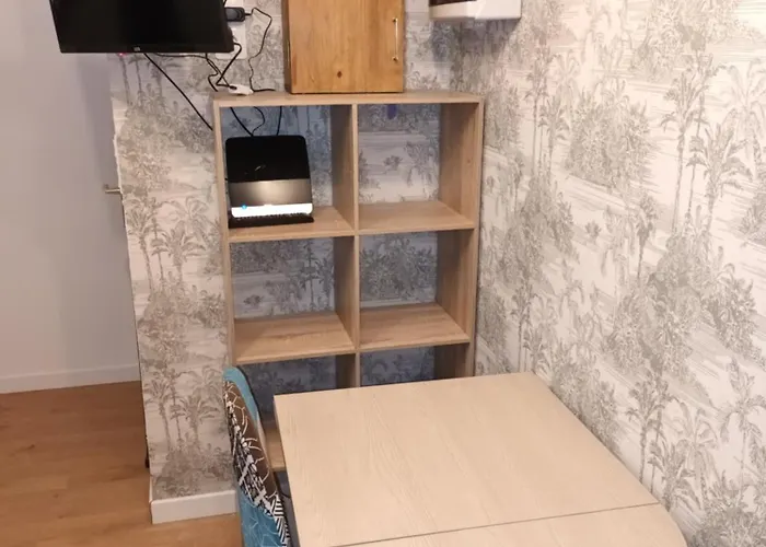 Quarto em Acomodações Particulares Studio cosy 2 à 4 pers parking privé *